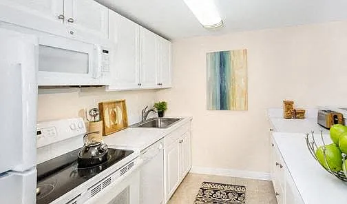 Bay View Estates — Photo 18