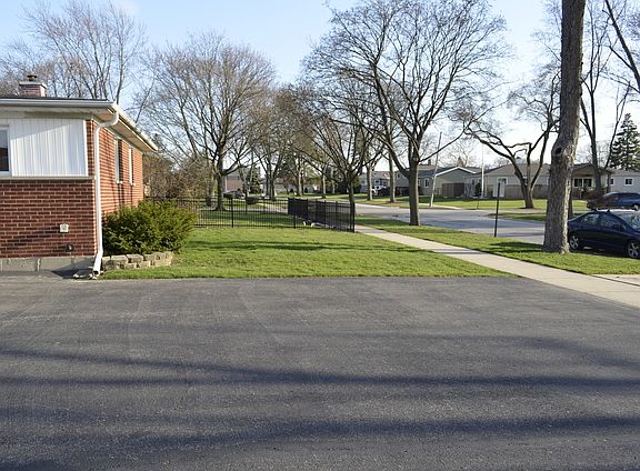 2nd image of 489 Leahy Cir