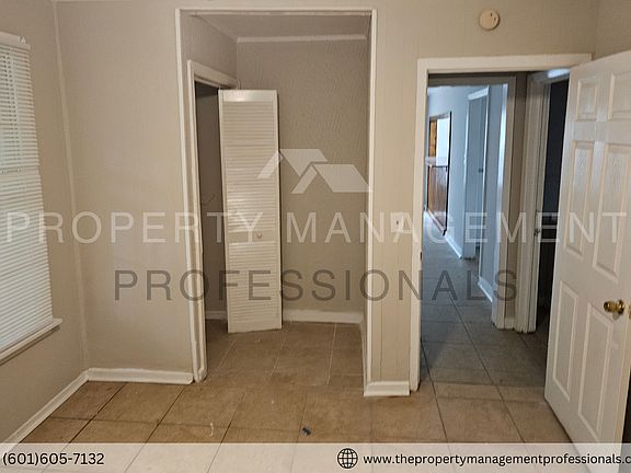 3rd image of 140 Neatherwood Dr