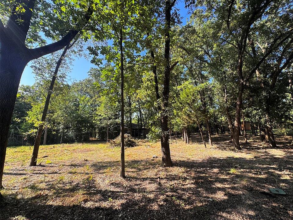 2nd image of Sherwood Cir