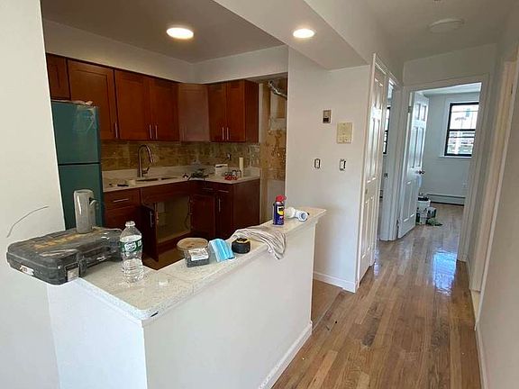 2nd image of 25-12 32nd St #3