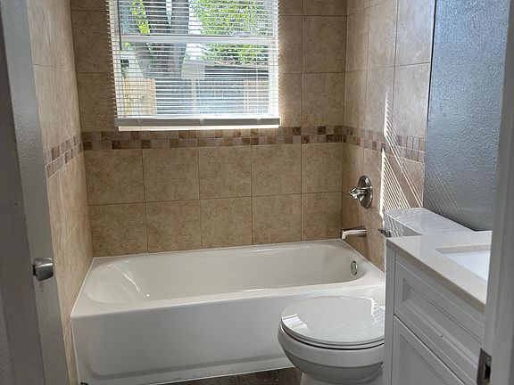 5th image of 4034 McLane Dr