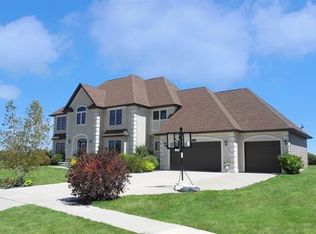 1318 Freedom Cir, Sycamore, IL 60178