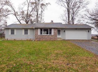 18775 Moorepark Rd, Three Rivers, MI 49093