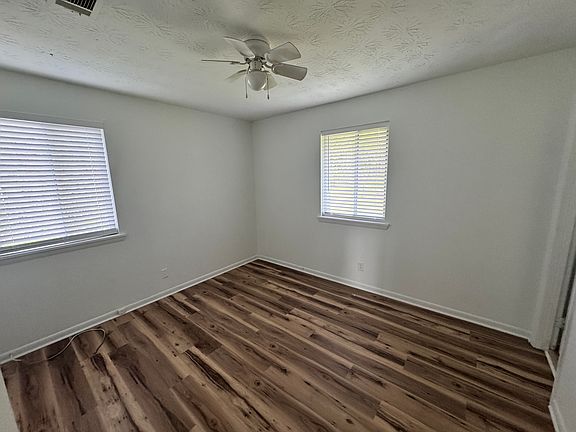 4th image of 4012 Prescott Dr