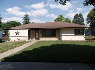 903 S 4th St, Oregon, IL 61061