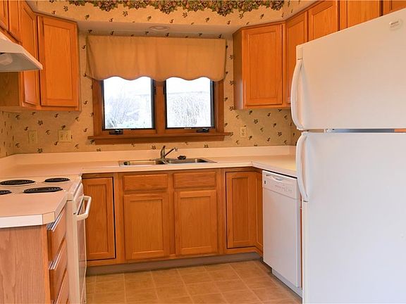 4th image of 5380 Goldenrod Ln