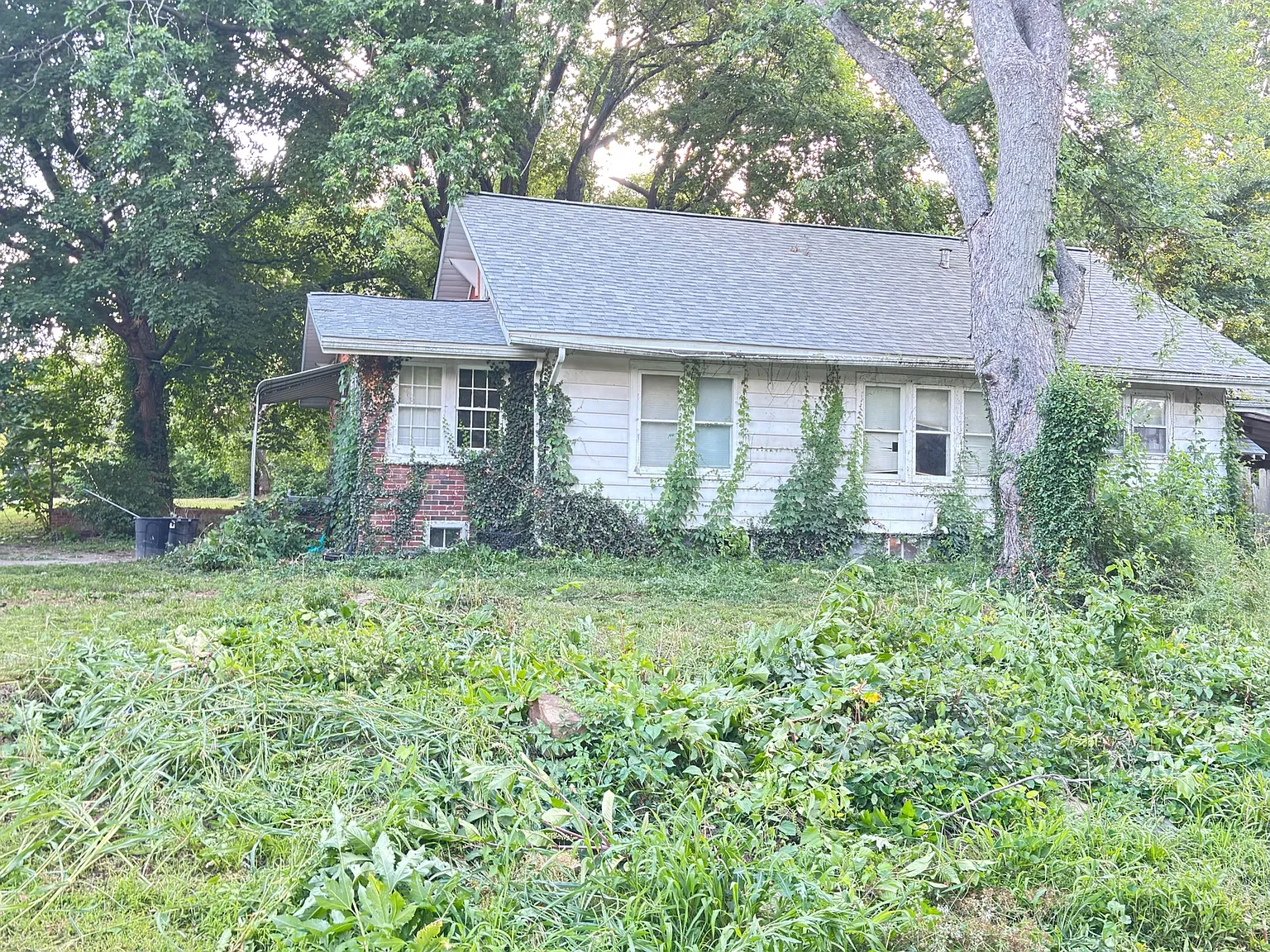 2 bed, 1235 sqft, $857 — Photo 2