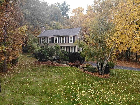 2nd image of 13 Hampshire Dr