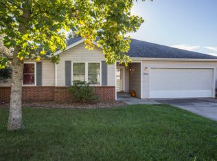 701 S Sunmeadow Dr, Strafford, MO 65757