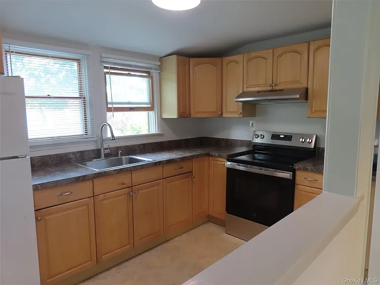 120 Cerny Pl — Photo 5