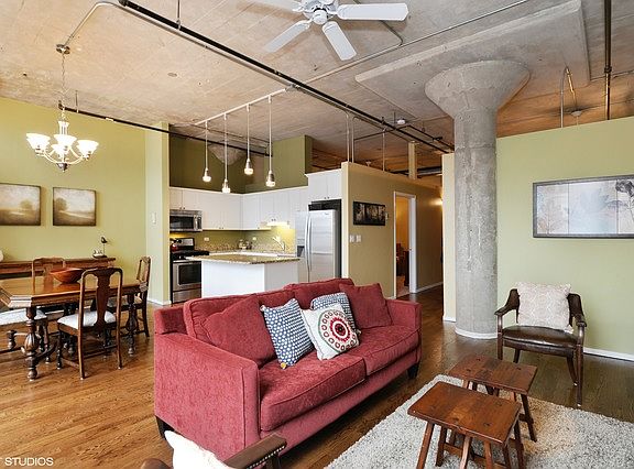 4th image of 1516 S Wabash Ave #504
