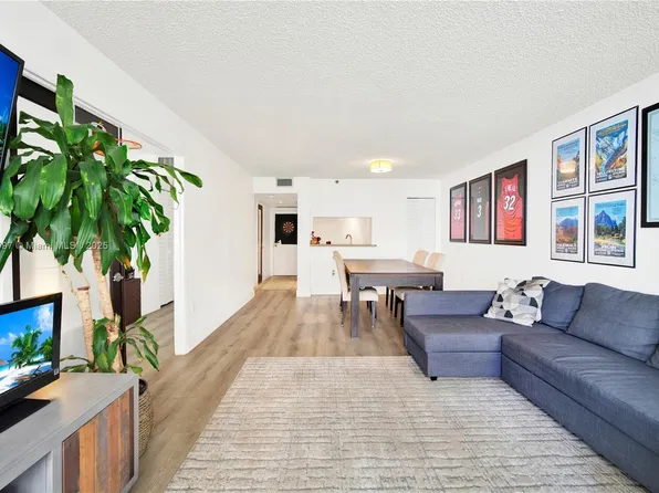 555 NE 15th St APT 31E, Miami, FL 33132