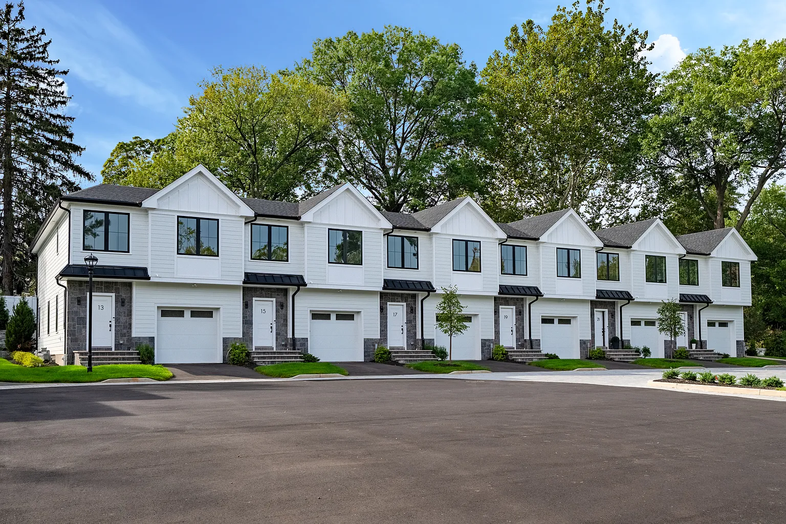 End Unit Model Plan, Liger Estates photo 1