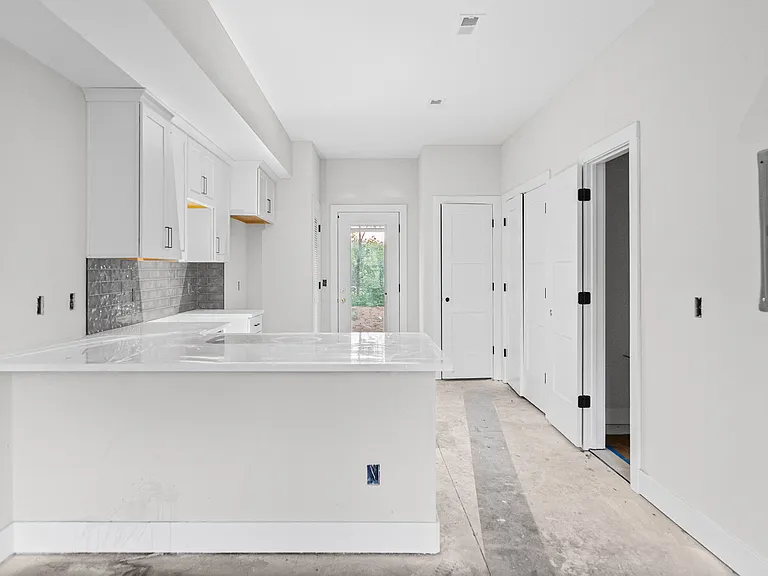 601 Mann Cir #1-5 — Photo 5