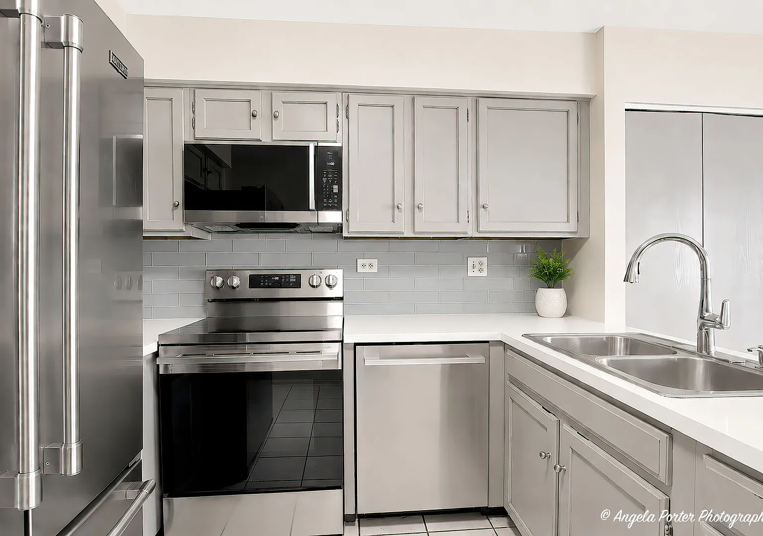 3 bed, 2.5 bath, 1407 sqft, $2,990 — Photo 4