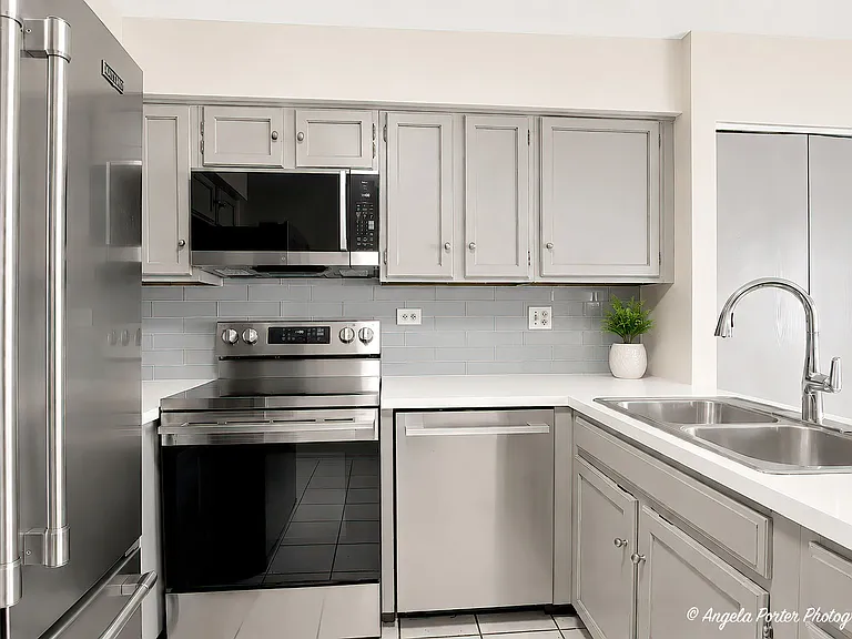 246 Shadowbend Dr — Photo 4