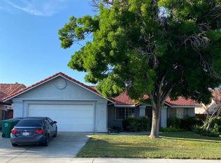 2126 Park Paxton Ct, Los Banos, CA 93635