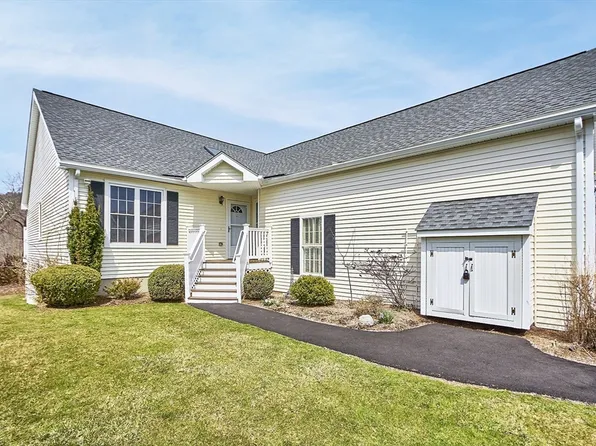 7 Blueberry Ln Unit 7, Southborough, MA 01772