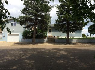 705 4th Ave W, Dickinson, ND 58601