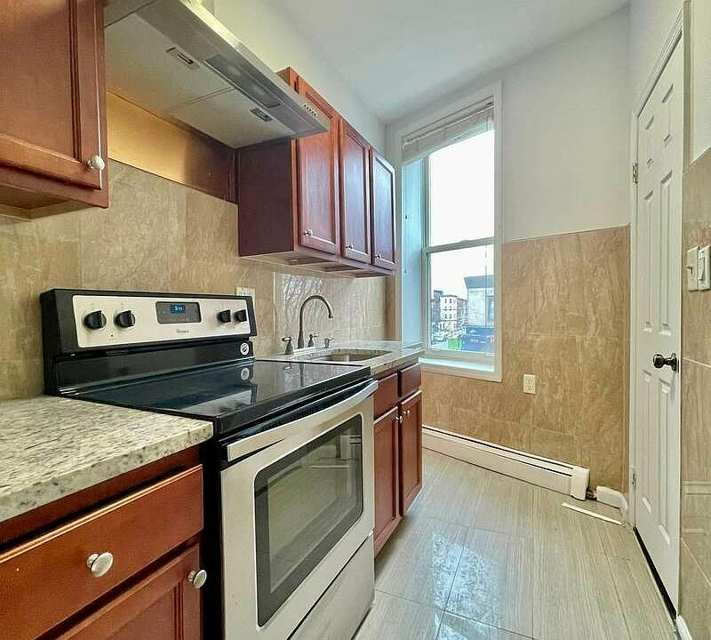 1st image of 402 Prospect Pl #A