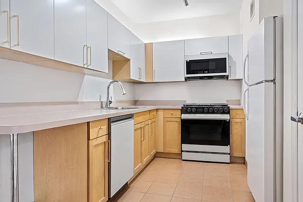 Kitchen, photo 1
