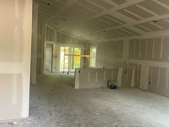2nd image of 231 Monterey Ave