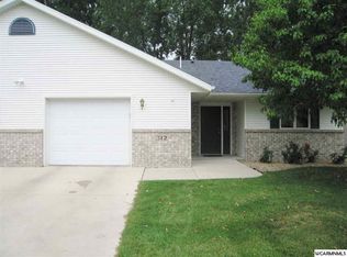 312 Valley View Dr SE, Willmar, MN 56201