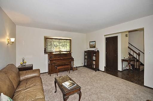 3rd image of 1112 W Keating Dr
