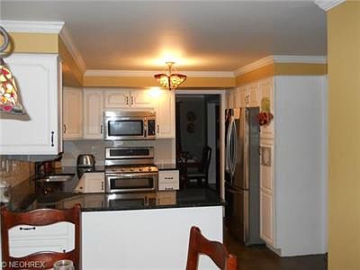 4th image of 380 Hurst Dr