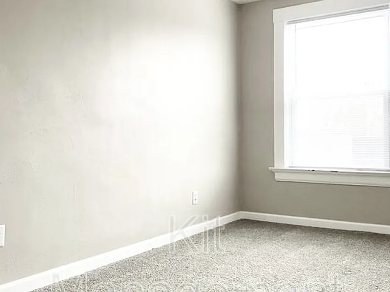 2248 Broadway St #UPPER — Photo 7