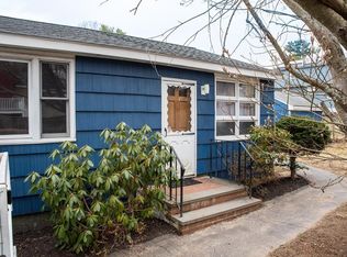 127 Hillcrest Rd, Dracut, MA 01826