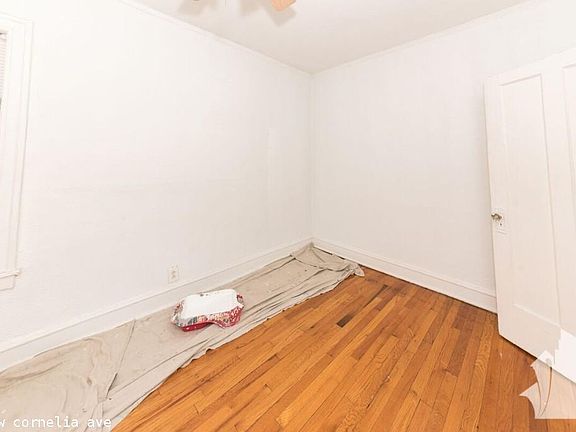 3rd image of 629 W Cornelia Ave #1222
