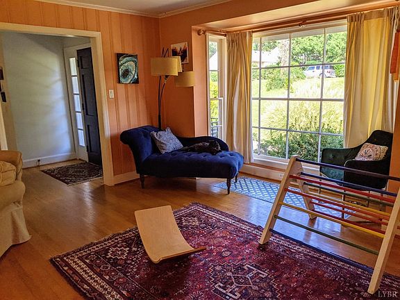 2nd image of 1403 Club Dr