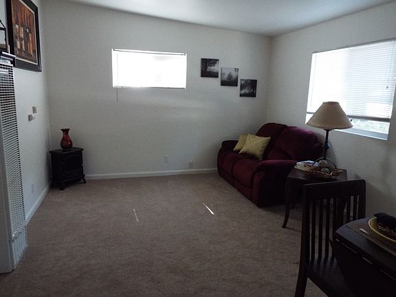 5th image of 2648 Fountain Avenue #3 units