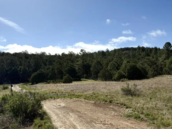7 Moots Ct, Tijeras, NM 87059