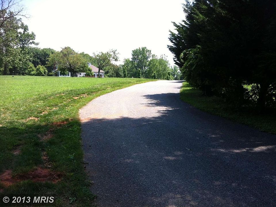 2nd image of 2206 Ridge Rd