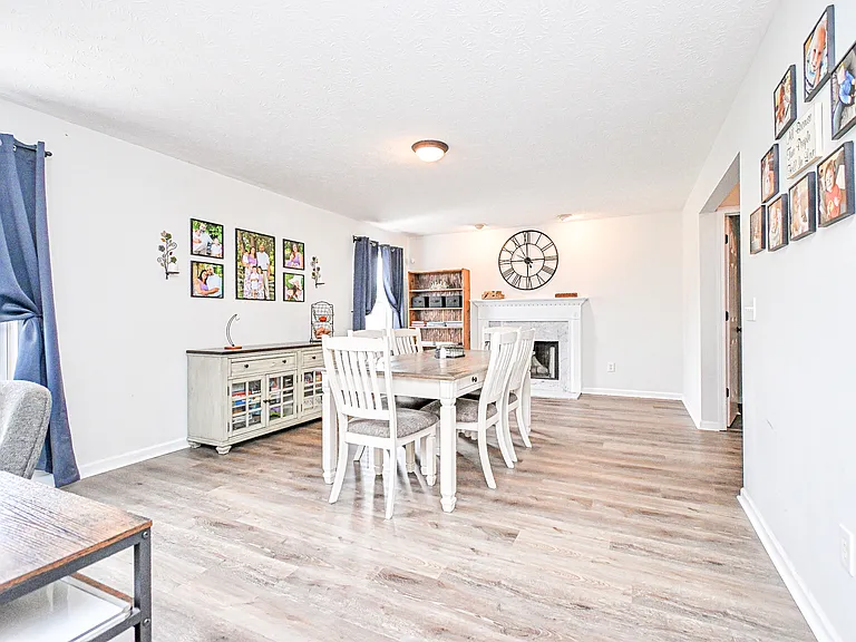 4372 Dobbin Cir — Photo 14