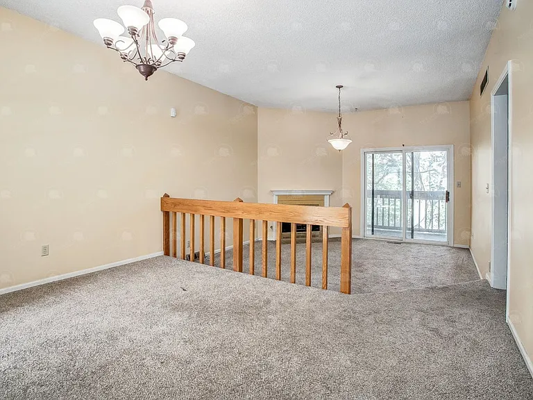 4800 Horton St — Photo 4