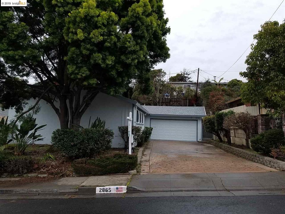 1st image of 2865 Gonzaga Ave