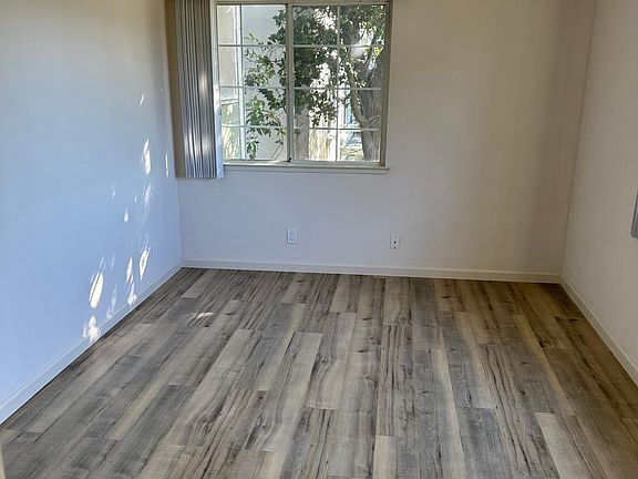 2nd image of 1405 Oak Grove Ave APT 201