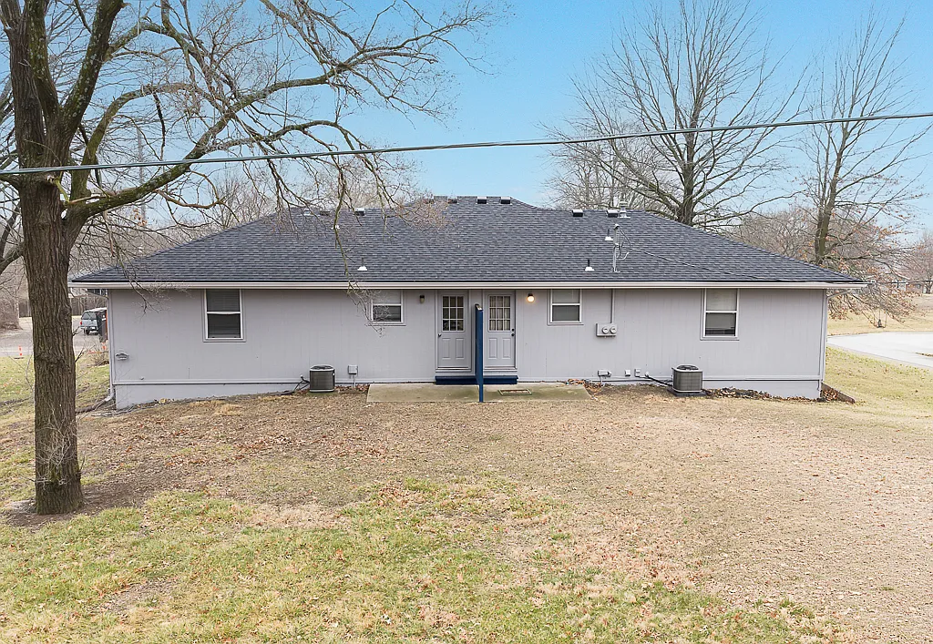 2 bed, 1.5 bath, $1,650 — Photo 2
