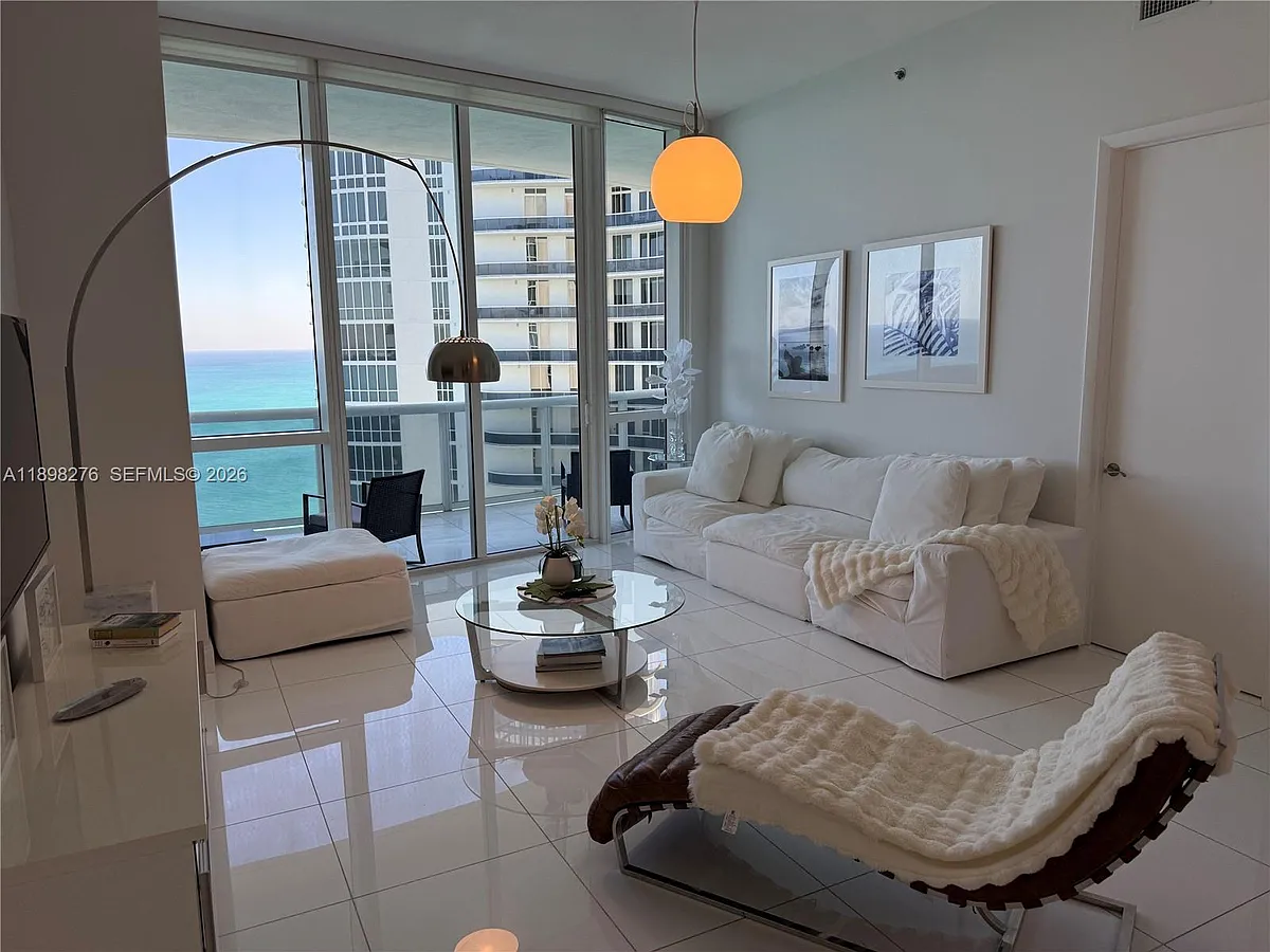 Building Photo - 15901 Collins Ave #3907