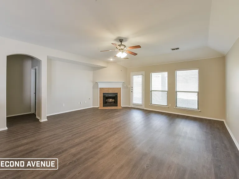5828 Fathom Dr — Photo 6