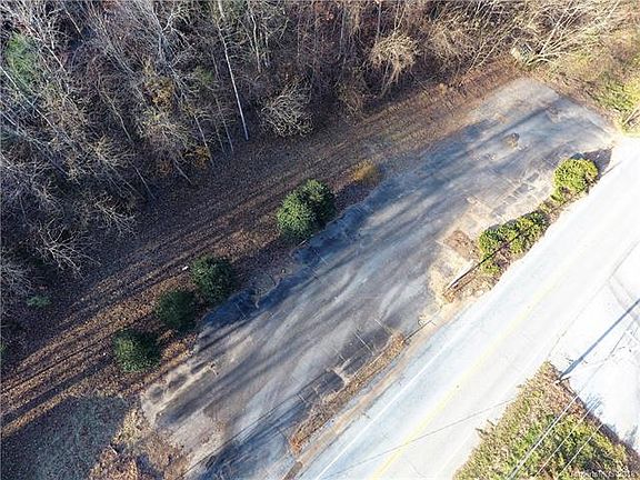 4th image of 1833 Memorial Hwy