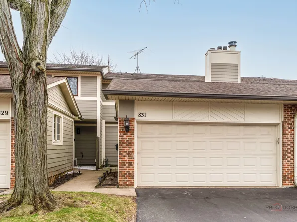 831 Swallow St, Deerfield, IL 60015