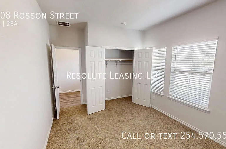 1908 Rosson St — Photo 12