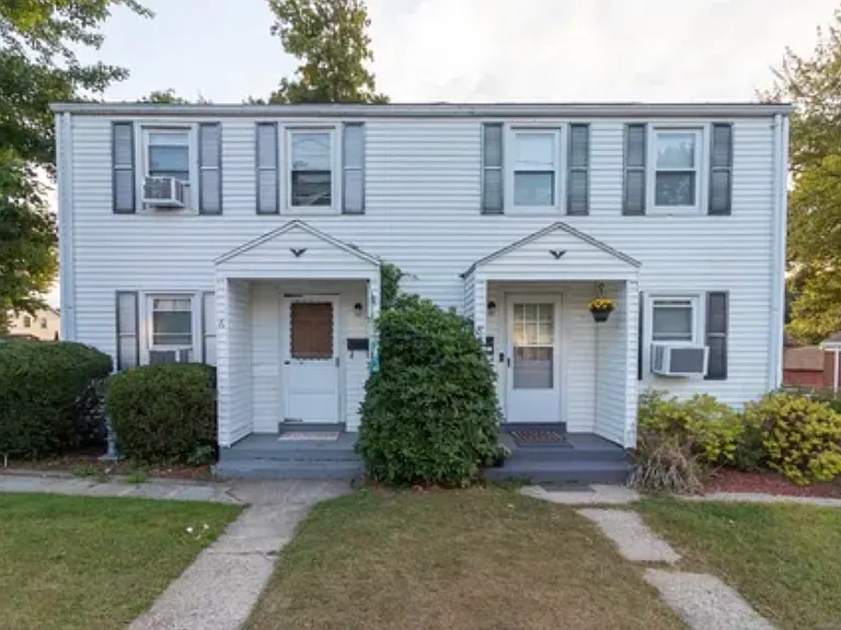 8 Higbie Dr — Photo 1