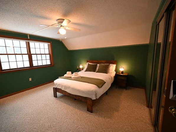 17 Bixby Rd, Ludlow, VT 05149