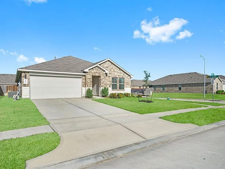 4115 Magliana Ln — Photo 2